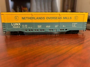 Bachmann HO Scale 50' Netherlands Overseas Mills LUNX 70254 6 door box car - used - Bild 1 von 6