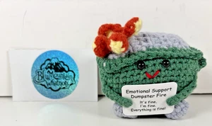 Supporto Emozionale Cassonetto Fuoco Uncinetto Bambola Verde Decorazione Carina e Divertente Regalo - Foto 1 di 11