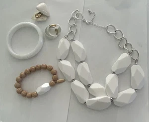 Plunder Armband & weißer Schmuck Konvolut Perlen Halskette Ohrringe Armreif Set Boho - Bild 1 von 13