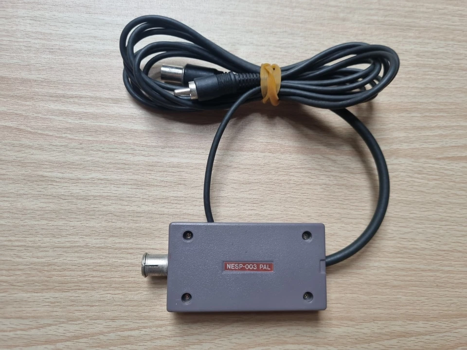 Super Nintendo / Nintendo - SNES/NES GENUINE ORIGINAL RF CABLE SWITCH LEAD - 2.4 - Image 1 of 1