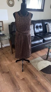 Jones Wear braunes Kleid Damen Erwachsene Größe 10 ärmellos mit Schmuck - Bild 1 von 10