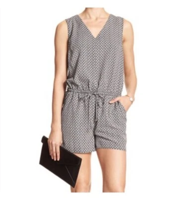 Banana Republic V Neck Drawstring Women’s Romper Diamond Pattern Size L - Изображение 1 из 4