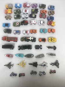 Konvolut 50 + verschiedene Micro Machine Fahrzeuge und andere. - Bild 1 von 7