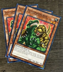 Yugioh! 3x Zutomozaurus DUNE-DE081 Common 1st Ed NM - Bild 1 von 1