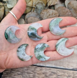 CRYSTAL MOONS Genuine Moss Agate Premium Quality Mini Moon Crystal Druzy AAA - Foto 1 di 4
