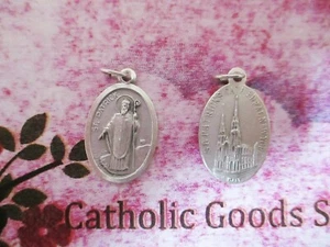 St. Saint Patrick + Cathedral   - Ox Italian Antique Silver Tone 1 inch Medal  - Picture 1 of 3