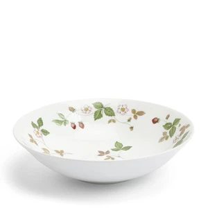 Wedgwood Wild Strawberry Casual Coupe Bowl Dish Approx. 20Cm Wedding Gift Prese_ - Picture 1 of 3