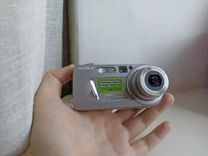 🔥Sony Cyber-Shot DSC-P10 Silver 5.0MP digital compact camera🔥WORKing FULL Set - Picture 1 of 7