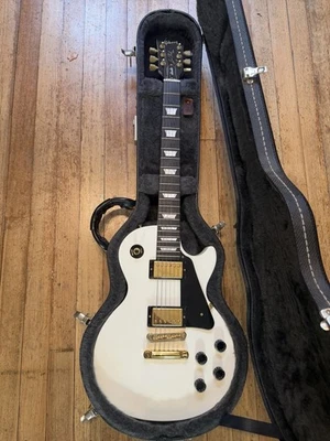 Gibson Les Paul Studio Guitar 2007 Alpine White with Gibson USA Case - Image 1 of 4