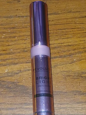 Makeup Revolution Bright Light Highlighter DIVINE DARK PINK sealed - Image 1 of 2
