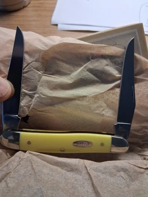 Cuchillo Case 2015 amarillo Muskrat CV en su caja original Foto 1 de 4