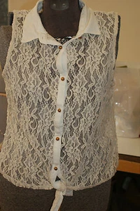 Charlotte Russe Tanktop mit Spitze und Knöpfen Größe Large #11 - Bild 1 von 4