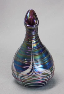 1983 Terry Crider Art Glass Iridescent Threaded Pulled Feather Bud Vase - Picture 1 of 2