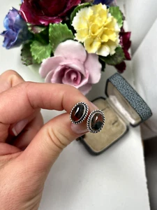GORGEOUS VINTAGE 925 SOLID STERLING SILVER MOSS AGATE STUD EARRINGS STUDS - Picture 1 of 13