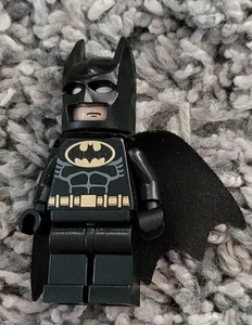 Lego Batman Minifigure - Picture 1 of 3