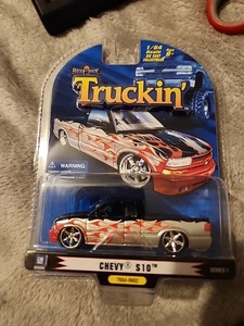 1 Badd Ride Truckin' Flamed Pickup Truck Chevy S10 Sammlerstück schwarz und silber - Bild 1 von 3