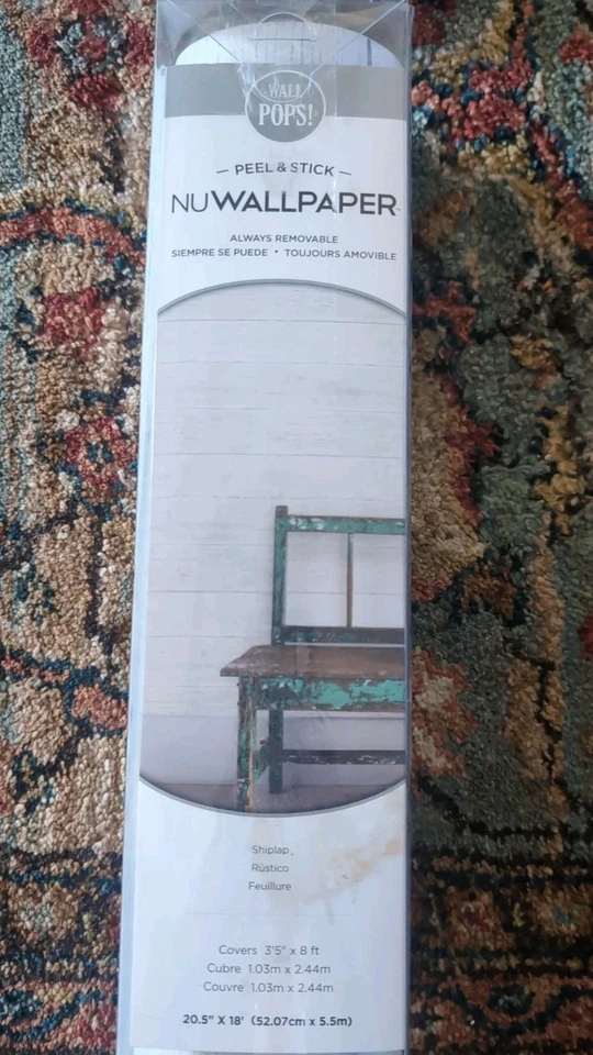 Papel pintado NuWallpaper Shiplap pelar y pegar Shiplap 20,5" X 18' Foto 1 de 1