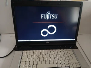 Fujitsu Celsius H700 i7 M620 CPU 2,67 GHz 15,6" Display *Parti mancanti**Difettoso* - Foto 1 di 8