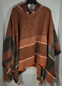 Coco + Carmen O/S One Size Damen Fransen Saum Pullover Fischgrät Kapuze Poncho - Bild 1 von 8