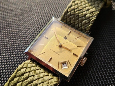 Календарь для губ Sqware Cal. R.136 ручной ветер - Изображение 1 из 4