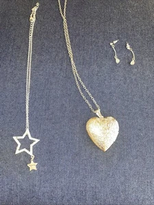 Modeschmuck Set Medaillon, Disney Halskette und Ohrringe stilvoll romantisch - Bild 1 von 5