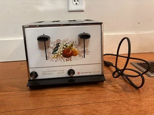 Vintage TOASTMASTER 4-Slice Toaster Model D154WH White Chrome FRUIT Design - Picture 1 of 7
