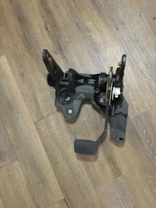 2014 CHEVROLET CRUZE Floor Brake Stop Foot Pedal Assembly OEM - Picture 1 of 4