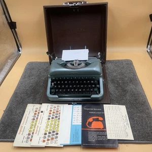 Máquina de escribir portátil Imperial Good Companion 4 vintage años 50 en estuche con papeles - Imagen 1 de 24