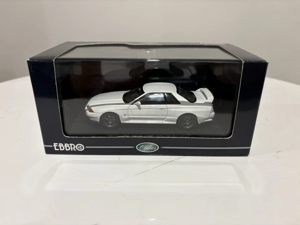 Ebbro 1/43 Nissan Skyline R32 GTR White - image 1 of 4