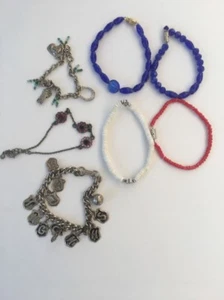 Vintage Bracelet Lot red white blue beads - Picture 1 of 4