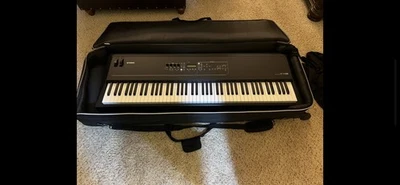 teclado mando yamaha kx8 midi Foto 1 de 4