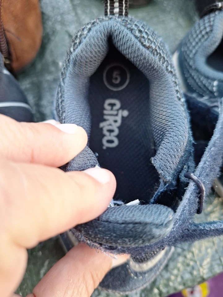 Zapatos Circle para niños talla 5 Foto 1 de 4