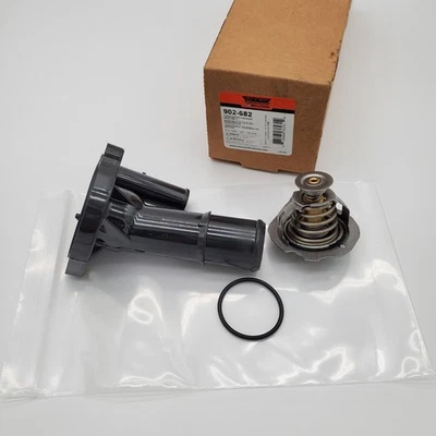 Новый корпус термостата охлаждающей жидкости двигателя Dorman 902-682 в сборе подходит для Mazda Ford Fiesta - Изображение 1 из 4