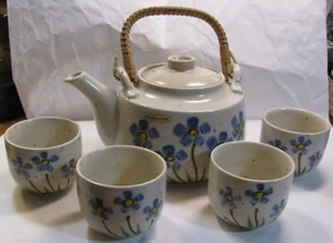 Vintage Stoneware Hand Painted Flower Teapot with Wicker Handle and 4 Cups - Picture 1 of 8