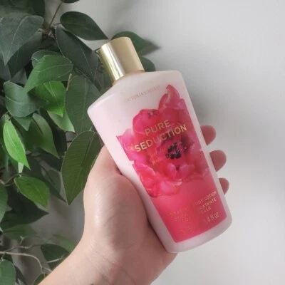 ❤️NUEVO❤️ Victoria's Secret Pure Seduction Lotion 8.4oz Rojo Ciruela Fresia Foto 1 de 4