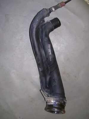 2000 BMW 528i - fuel gas tank filler tube neck pipe OEM 1182912 Foto 1 de 4