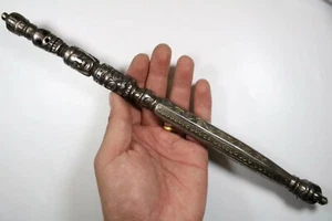 Tibet TianTie Hierro Meteorito Calavera Cabeza de Buda Estatua Vajra Phurba Daga Soporte - Imagen 1 de 3