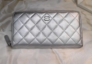 Chanel Quilted Metalic Silver CC Logo Long wallet Silver Hardware AUTHENTICATED - Picture 1 of 15