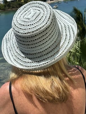 Sombrero para el sol tejido azul aguamarina Liz Claiborne piscina playa St Thomas USVI paquete fácil viaje Foto 1 de 4