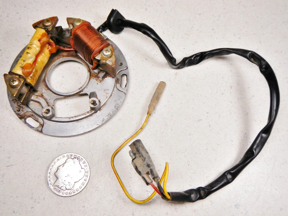 79 SUZUKI DS185 STATOR ALTERNATOR GENERATOR - Image 1 of 4