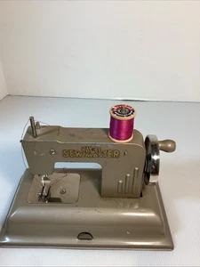 VTG Antique KAY an EE Sew Master Miniature Child’s crank Sewing Machine Untested - Picture 1 of 9