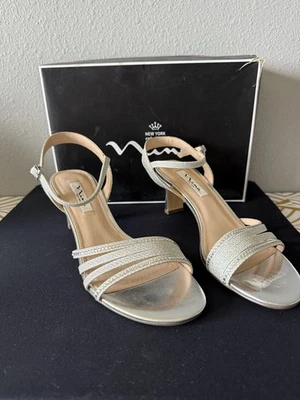 Sandálias femininas Nina prata Dreamland tamanho 9M - Imagem 1 de 4