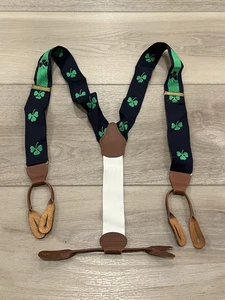 Dooney & Bourke besticktes Kleeblatt blau/grün Leder Hosenträger St. Patrick’s - Bild 1 von 4