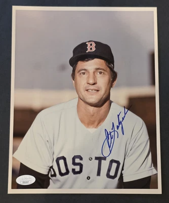 CARL YASTRZEMSKI Signed 8x10 Photo-HALL OF FAME-BOSTON RED SOX-JSA - Image 1 of 4