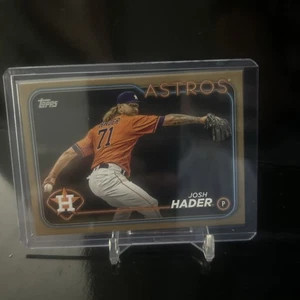 2024 Topps Series 2 - Josh Hader #433 Gold /2024 - Picture 1 of 2