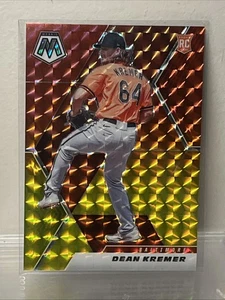 2021 Panini Mosaic Choice Fusion Red/Yellow Prizm #/64 Dean Kremer RC - Bild 1 von 3