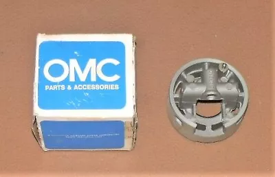 NEW OLD STOCK Johnson Evinrude 70 HP Bearing Housing PN 0387152 Fits 1975-1984 - Image 1 of 3