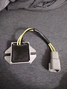 Voltage Regulator Rectifier for Ski Doo 300F 380F 550F MXZ 515176188 - Picture 1 of 3