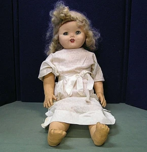  Playthings Baby Puppe 23 Zoll groß, Augen öffnen und schließen Vintage Spielzeugpuppe - Bild 1 von 8