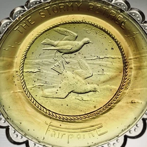 UV Reactive Blacklight Orange Glow Pairpoint Glass Stormy Petrel Bird Cup Plate - Picture 1 of 9